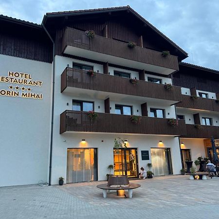 Hotel Sorin Mihai Cristian  Buitenkant foto