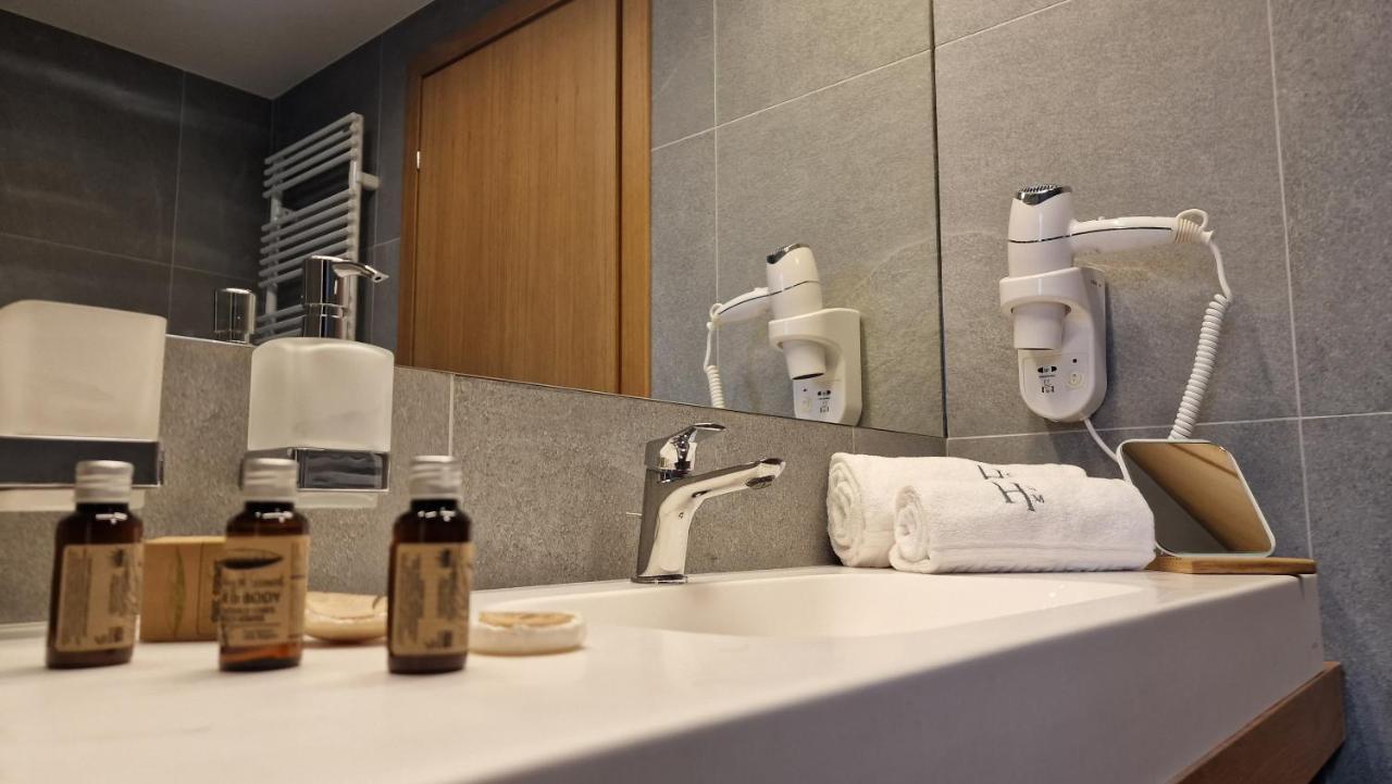 Hotel Sorin Mihai Cristian  Buitenkant foto