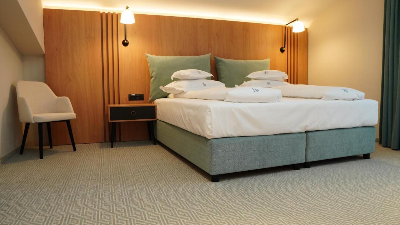 Hotel Sorin Mihai Cristian  Buitenkant foto