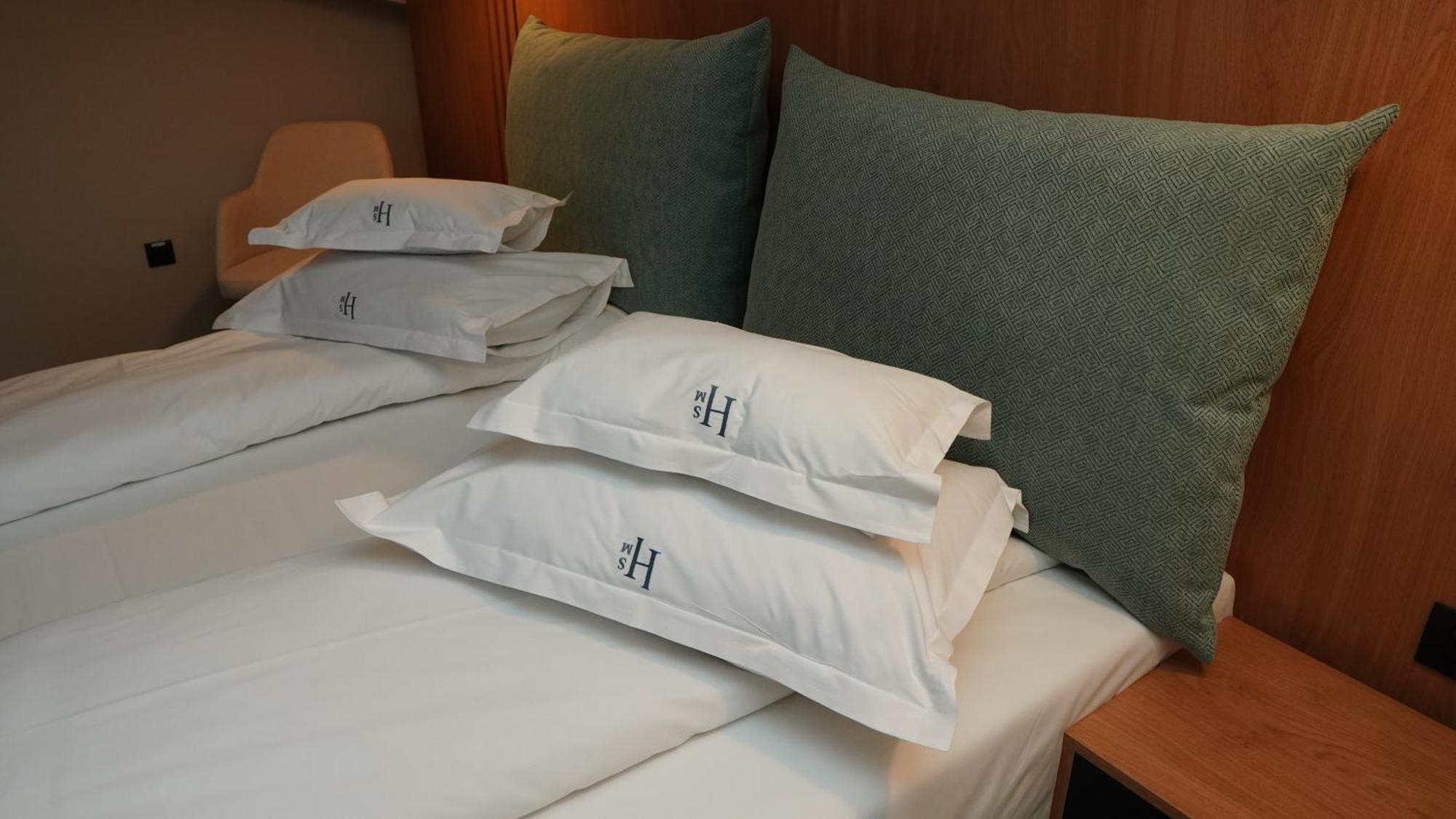 Hotel Sorin Mihai Cristian  Buitenkant foto